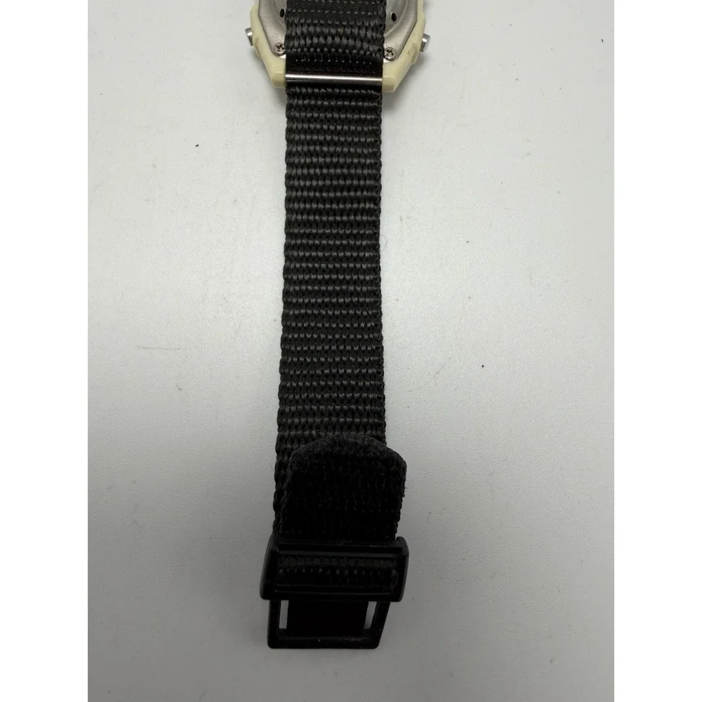 Freestyle Shark Vintage Ladies Watch New Battery 29MM 7